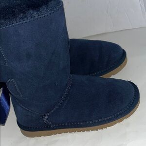 UGG Boots size 32 US. Size 1 children Good Condition